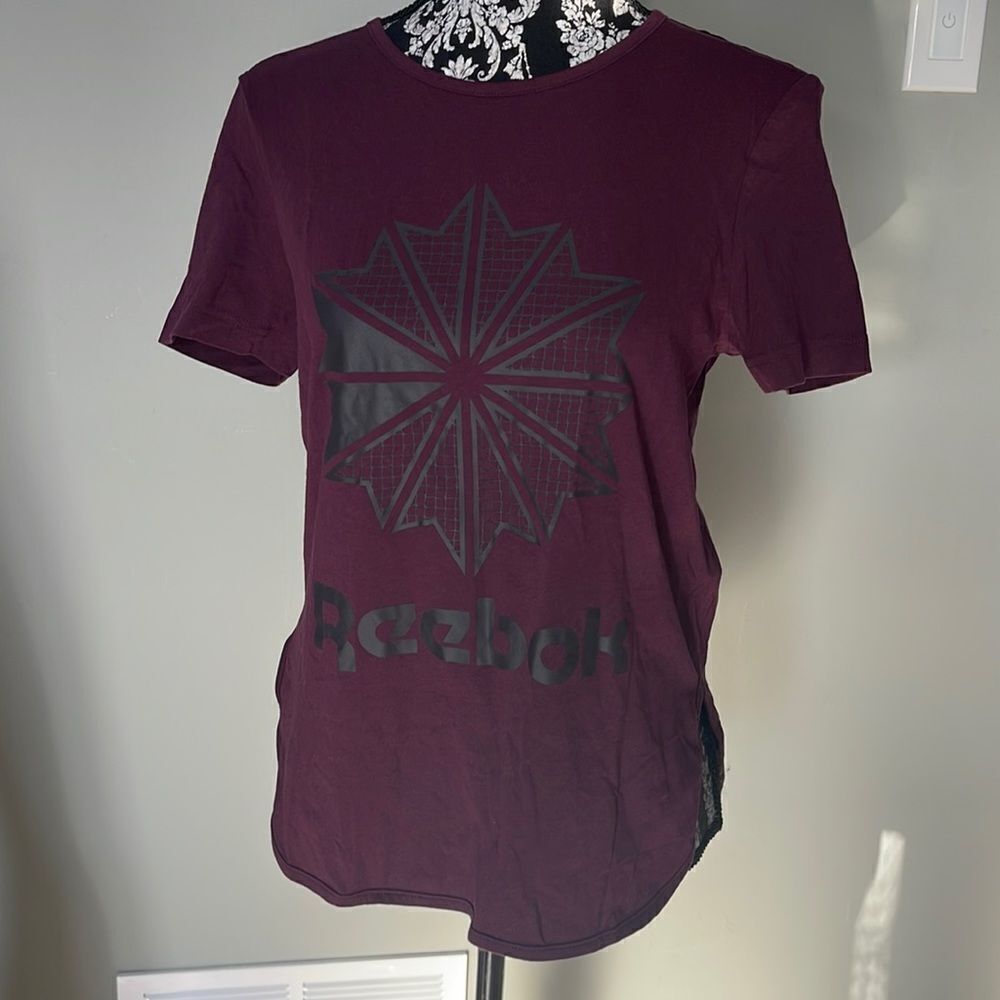 Reebok NEW Small Tshirt